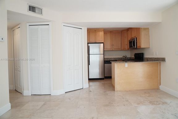 2758 W Trade Ave # D, Miami FL 33133