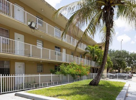 955 W 74 Street # 101, Hialeah FL 33012