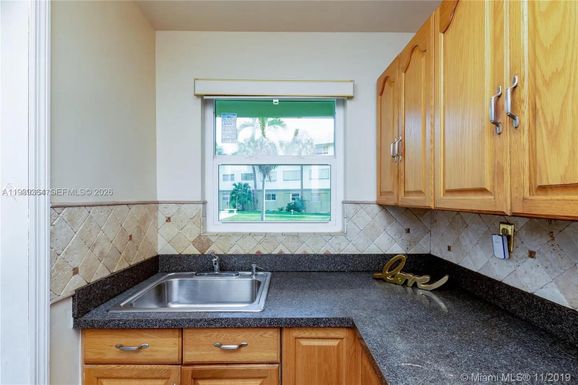 270 Layne Blvd # 102, Hallandale Beach FL 33009