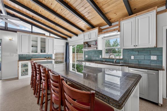 607 N Coconut Ave N, Port St. Lucie FL 34952