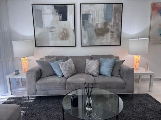 3301 N Country Club Dr # 104, Aventura FL 33180