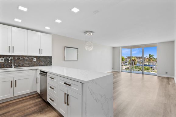 16710 NE 9th Ave # 306, North Miami Beach FL 33162