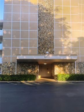 1025 SE 2nd Ave, Dania Beach FL 33004
