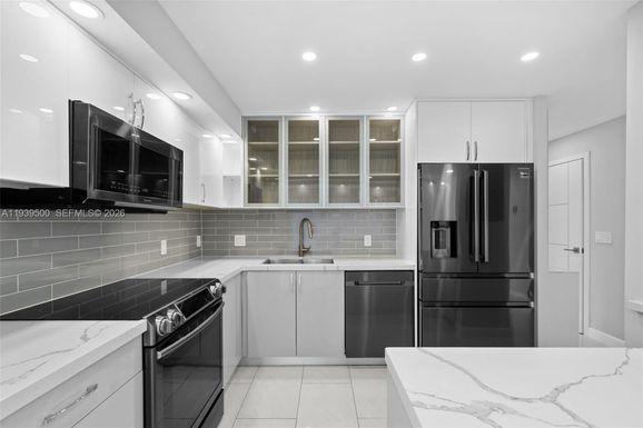 701 Three Islands Blvd # 411, Hallandale Beach FL 33009