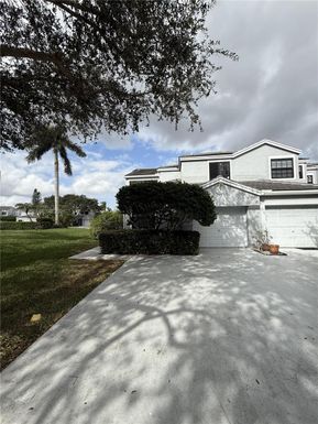 8423 NW 78th Ct, Tamarac FL 33321
