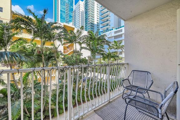 677 NE 24th St # 304, Miami FL 33137