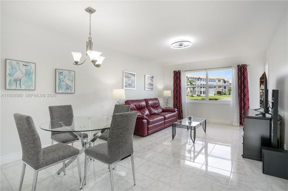 4801 NW 34th St # 406, Lauderdale Lakes FL 33319