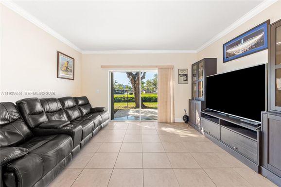 15750 SW 92nd Ave # 21C, Palmetto Bay FL 33157