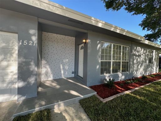 1521 NE 43rd Ct, Pompano Beach FL 33064