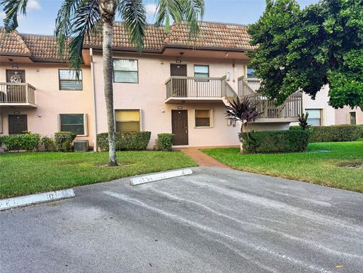 10409 NW 11th St # 105, Pembroke Pines FL 33026