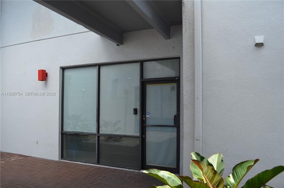 7311 NW 12th St # 20, Miami FL 33126