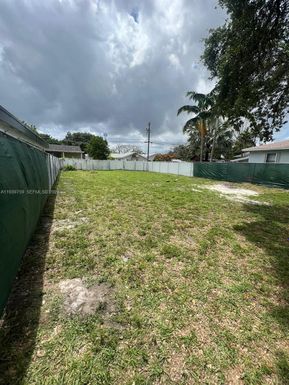 6122 Garfield St, Hollywood FL 33024
