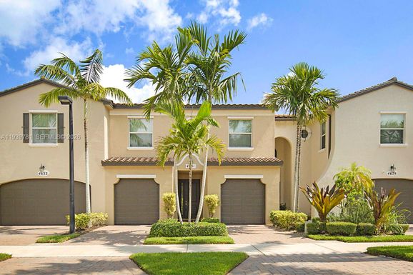 4631 Mediterranean Cir, Palm Beach Gardens FL 33418
