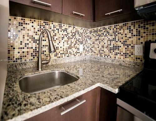 500 SW 9th Ave # 8, Miami FL 33130