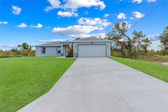 3117 W 64th W, Lehigh Acres FL 33971