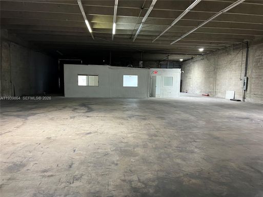 7286 NW 70th St, Miami FL 33166