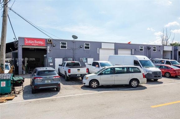 1620 W 31st Pl, Hialeah FL 33012