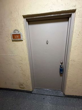8160 Geneva Ct # 108, Doral FL 33166