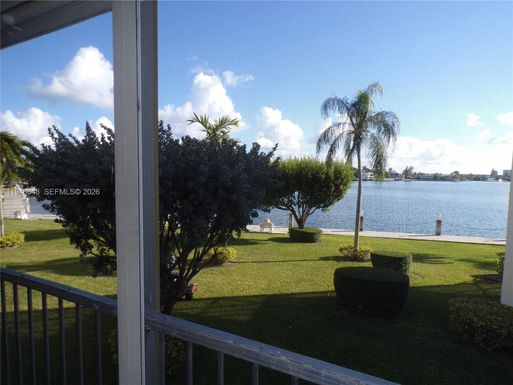 3020 Marcos Dr # S214, Aventura FL 33160