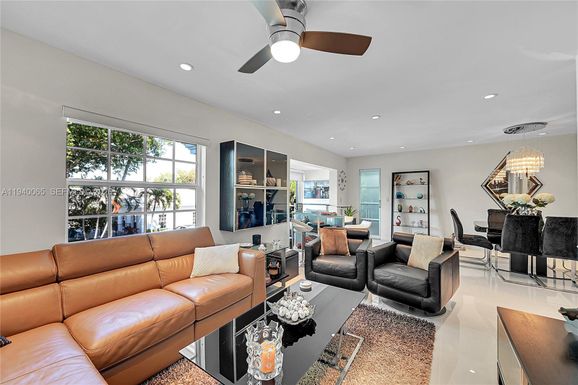 6261 Bay Club Dr # 4, Fort Lauderdale FL 33308