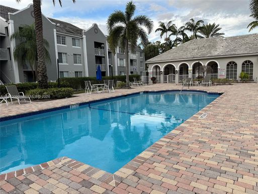 620 SW 111th Ave # 206, Pembroke Pines FL 33025