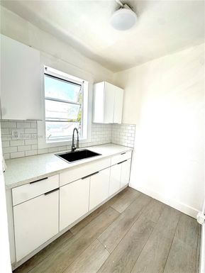 967 SW 5th St # 14, Miami FL 33130