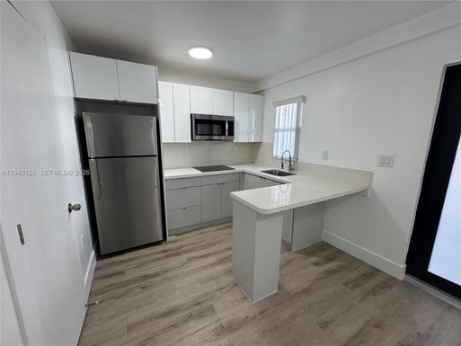 1969 NW 2nd ct # 5, Miami FL 33136