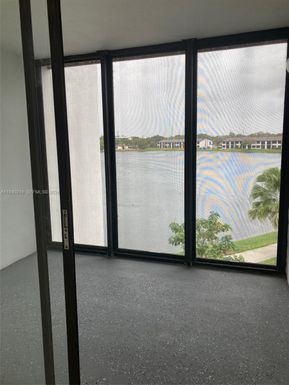 212 Lake Pointe Dr # 307, Oakland Park FL 33309