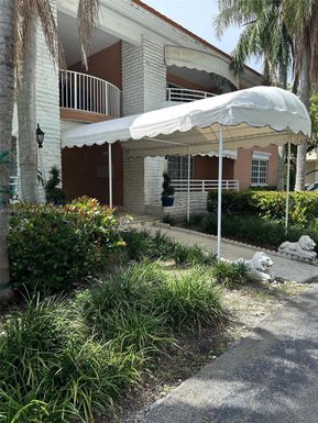 60 Park Dr # B, Bal Harbour FL 33154