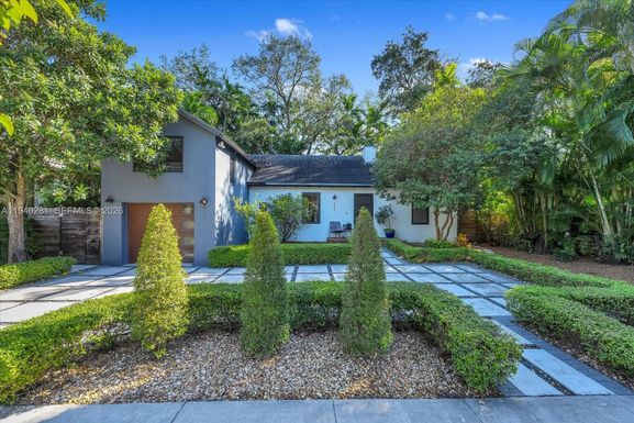 8225 NE 8th Ct, Miami FL 33138