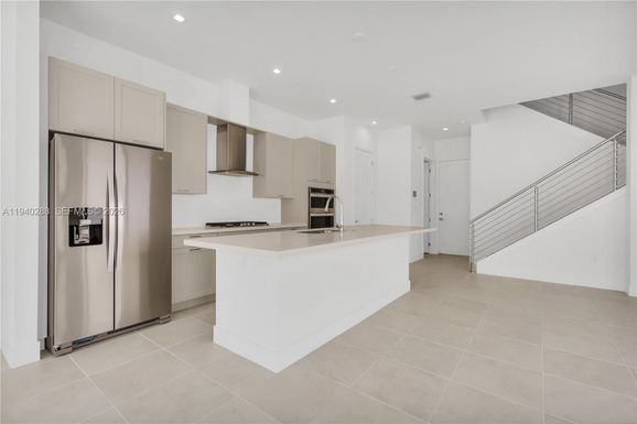 8037 NW 42nd St, Doral FL 33166