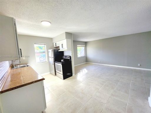 191 SW 15th St # 102, Pompano Beach FL 33060