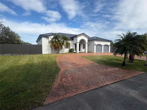 13205 SW 218th Ter, Miami FL 33170
