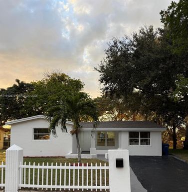 931 NW 38th Ave, Lauderhill FL 33311