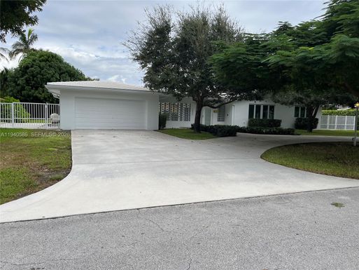 7921 SW 143rd St, Palmetto Bay FL 33158