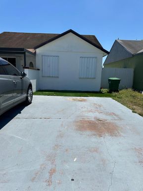 3242 NW 203rd St, Miami Gardens FL 33056