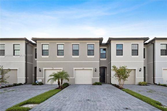 4488 E Appleton Cir E, Oakland Park FL 33309