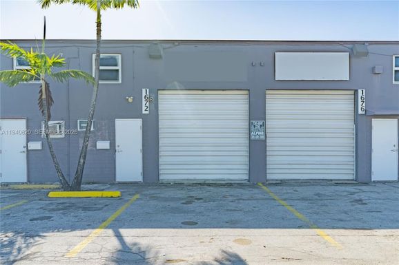 1672 W 31st Pl, Hialeah FL 33012
