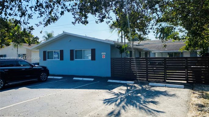 808 NE 2nd St # A, Hallandale Beach FL 33009