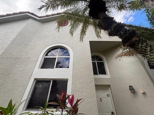 7390 S Pinewalk Dr S, Margate FL 33063