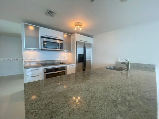 185 SW 7 ST # 501, Miami FL 33130