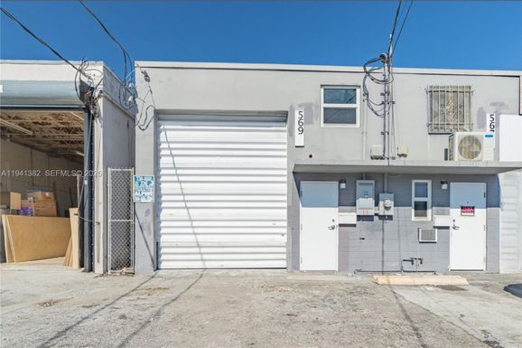 569 W 28th St, Hialeah FL 33010