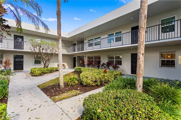 4007 N Cypress Dr # 104, Pompano Beach FL 33069