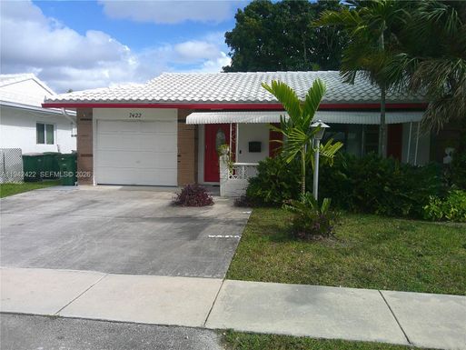 7422 NW 70th Ave, Tamarac FL 33321