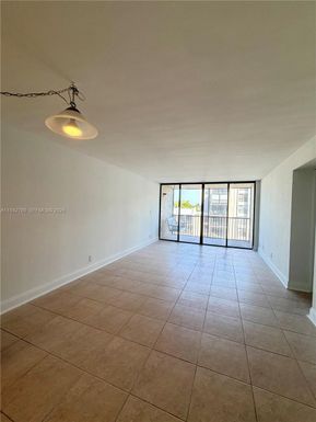 12 Royal Palm Way # 405, Boca Raton FL 33432