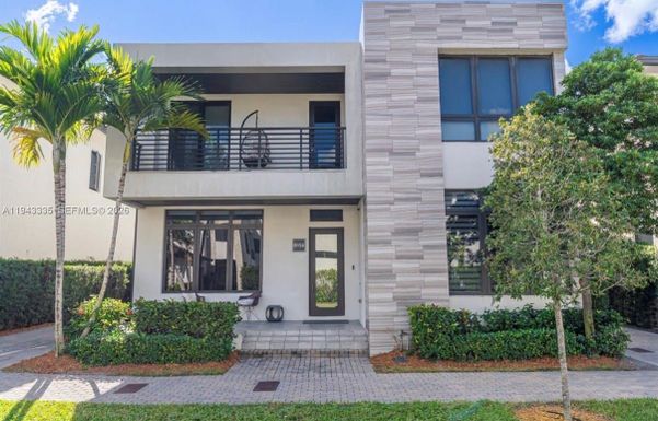 8156 NW 48th Ter, Doral FL 33166