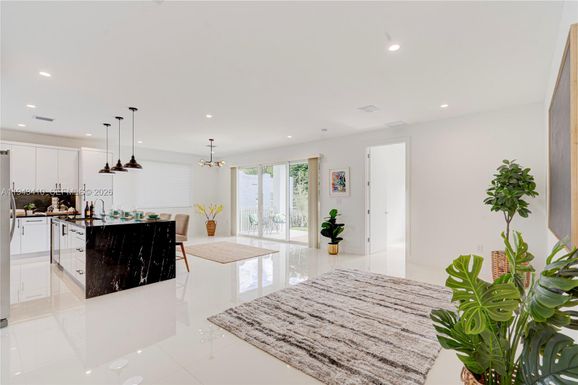 1805 NW 22nd Ct # 1805, Miami FL 33125