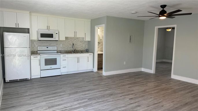 220 NW 12th St # 1, Pompano Beach FL 33060