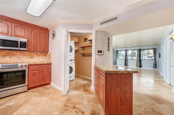 6175 NW 186th St # 112, Hialeah FL 33015