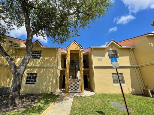 18320 NW 68th Ave # G, Hialeah FL 33015